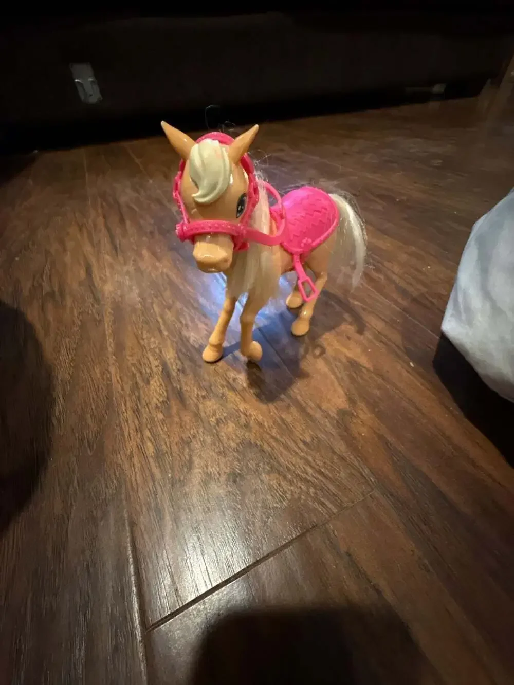 Mattel Barbie Tawny Horse with Pink Saddle and Reins
